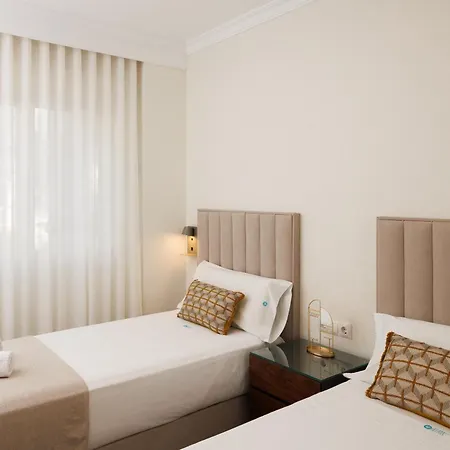 Banus - Banus, Dama De Noche, Brand New, 2bed 2bath, Bright Glazed Terrace, 3 Pools, Beautiful Complex 公寓 马尔韦利亚