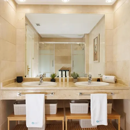 Banus - Banus, Dama De Noche, Stylishly Redecorated - Brand New Furniture, 2bed-2bath, Bright Glazed Terrace, 3 Pools, Beautiful Complex, Ideal For Families *