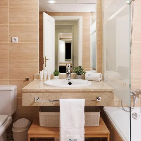Banus - Banus, Dama De Noche, Stylishly Redecorated - Brand New Furniture, 2bed-2bath, Bright Glazed Terrace, 3 Pools, Beautiful Complex, Ideal For Families *